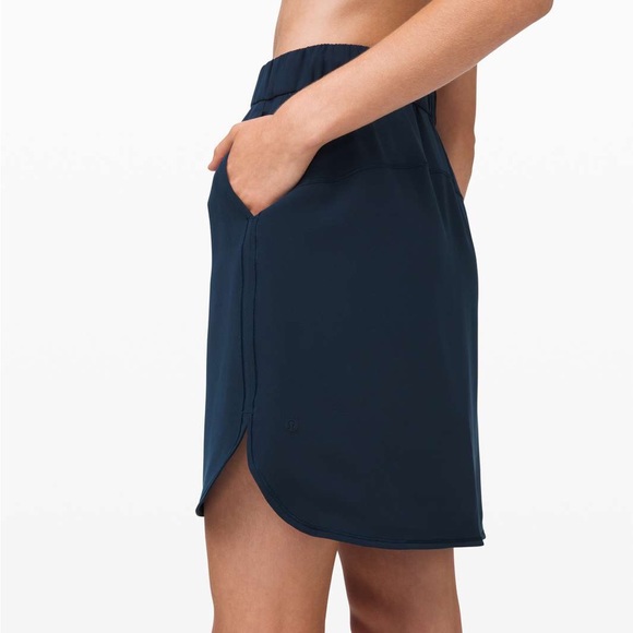 Lulu Lemon “on the fly” skirt - Picture 2 of 2